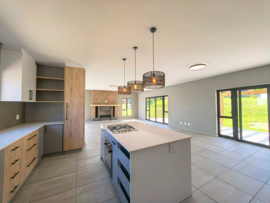 4 Bedroom Property for Sale in Cherry Creek Country Estate Western Cape